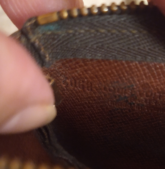 Louis Vuitton Monogram Key Cles - Picture 12 of 12